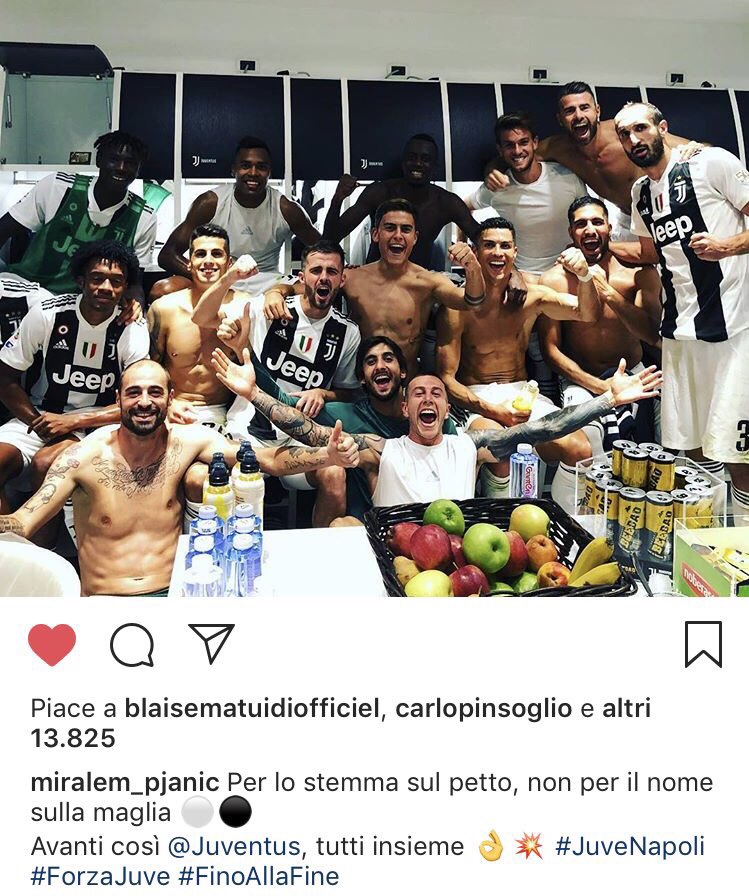 bebecitasf's tweet photo. “Per lo stemma sul petto, non per il nome sulla maglia” 
No, non sto piangendo, ho semplicemente un Miralem Pjanic negli occhi https://t.co/laB0yHnrXM