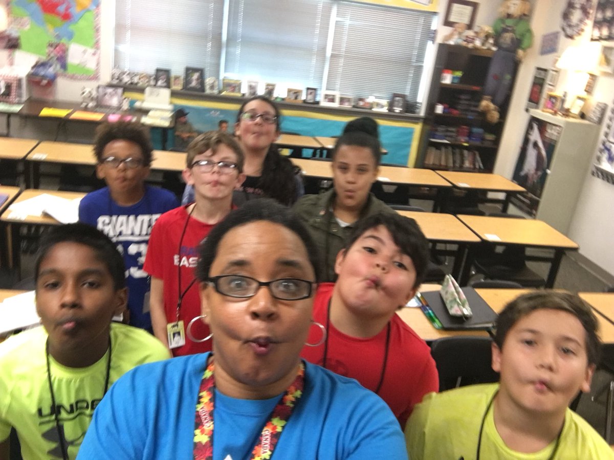 RealLifeTchr's tweet photo. #HaveFunWhileTeaching #DisciplinedButWithSenseOfHumorIntact https://t.co/eh4xoGbWKk