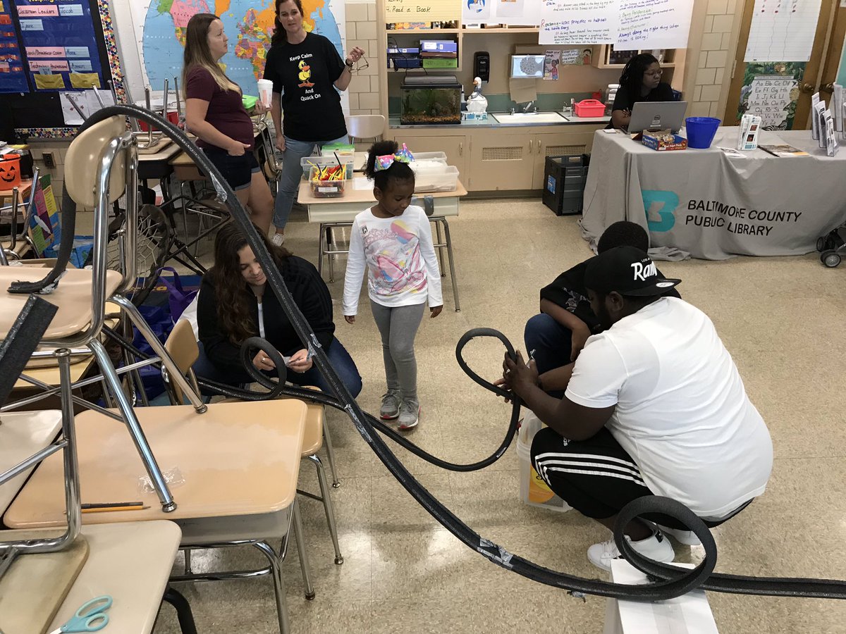 Super duper loops in these marble roller coasters! So much impressive engineering going on this AM in <a href="/MrThompsonSE/">Eric  Thompson</a> ‘s makerspace at the <a href="/SussexES/">Sussex Elementary</a> Family Fun and Fitness Fair! <a href="/jen_felter/">Jen Felter</a> <a href="/BaltCoPS/">Baltimore County Public Schools</a> #bcpsmakes #quackon <a href="/DawsonDawn1/">Dawn Dawson</a>