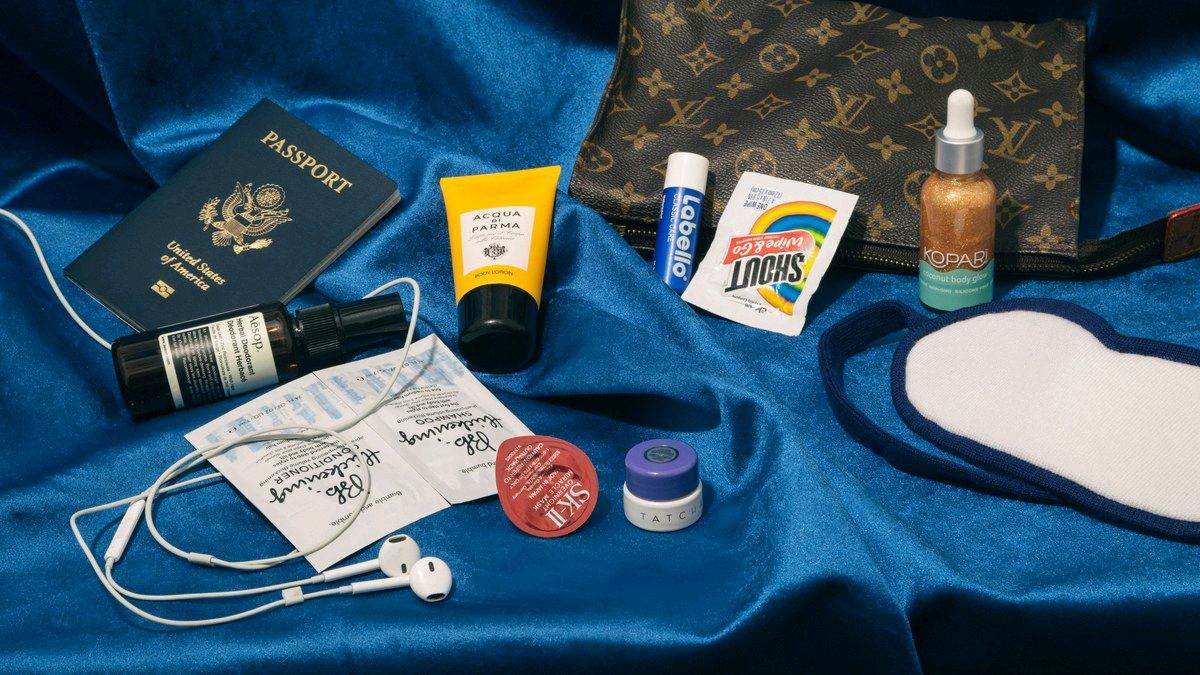 MustGoTravel's tweet image. The Complete Guide to Packing buff.ly/2OWpM6t #packingguide #travelguide