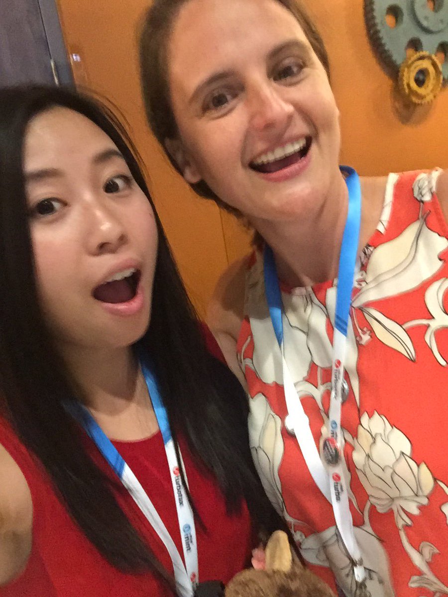 LaurieThreeYear's tweet photo. OMG OMG got to meet this girl!! @TheFrugalGene Need to work on my surprise face! 😜😳#Fincon18 #fincon #bloggercrush #xenialmillenial https://t.co/S4AYlbO9I7