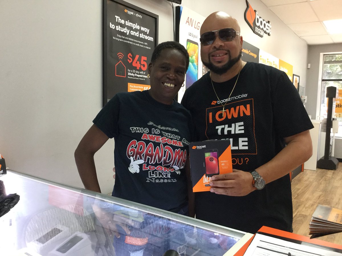 dollabilldmv's tweet photo. Adding Lines at Necom DC, MLK #addalineforfree #switchhappens #BoostDMV @Allin_SPG @Kedez_SPG @Boost_Neocom @vtruongcao @spgjamieb https://t.co/0I10YHdEvo