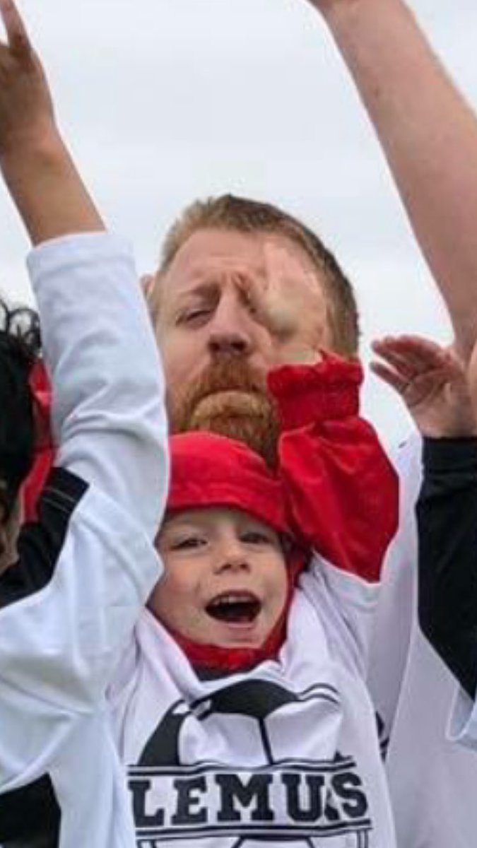 Josh_Hurst's tweet photo. Me coaching 3 year old soccer https://t.co/juFPxsjgMh