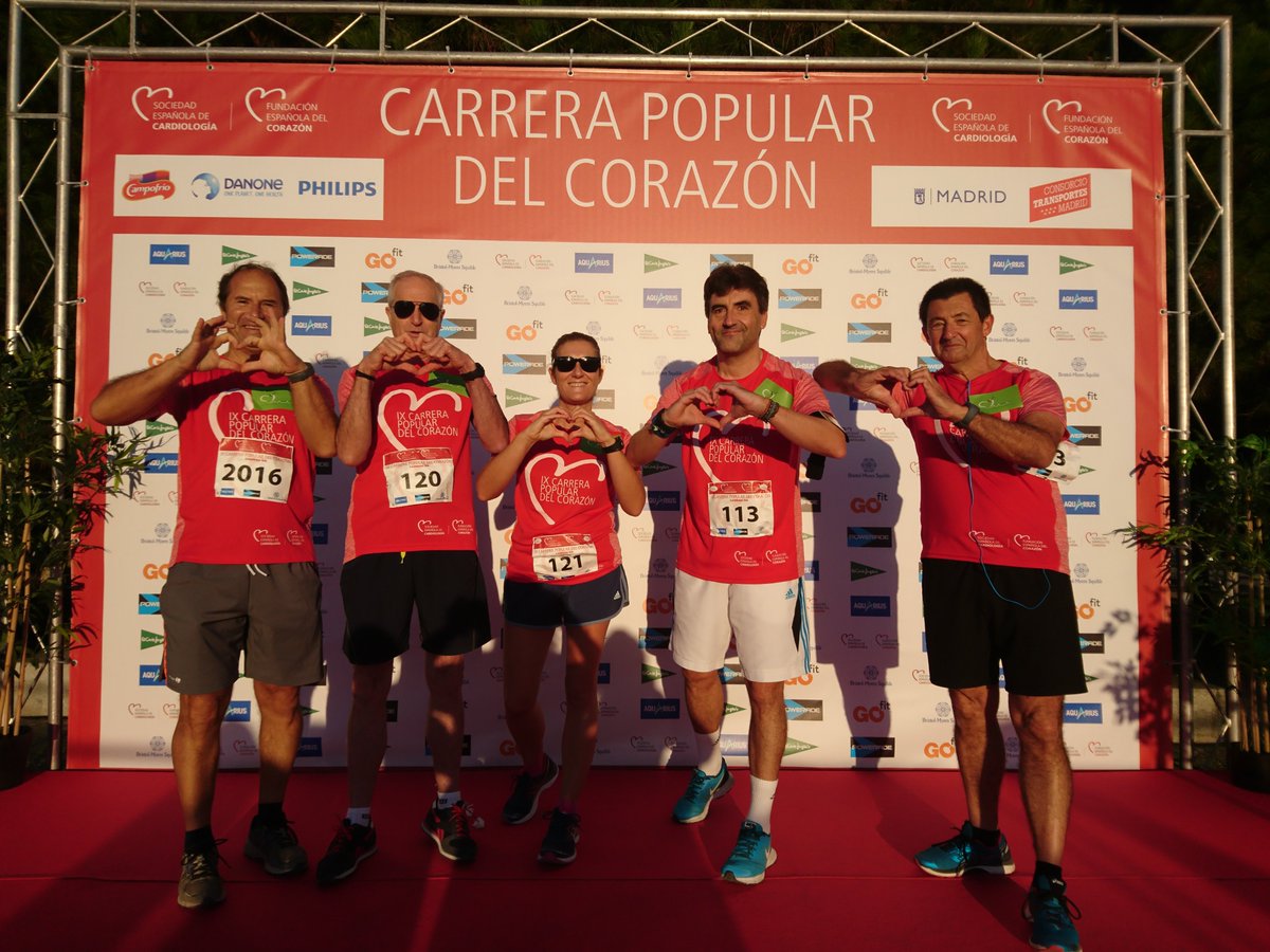 JDominguez2016's tweet photo. #DiaMundialDelCorazon Por tercer año consecutivo @JDominguez2016 acompaño y completo los 10 km de la #carreradelcorazon de Madrid con 4 pacientes de #Rehabilitacioncardiaca de #Alcorcón CUATRO EJEMPLOS de SUPERACION #enfermedadcardiovascular "Se hace camino al correr" https://t.co/QTP3bN8OG3