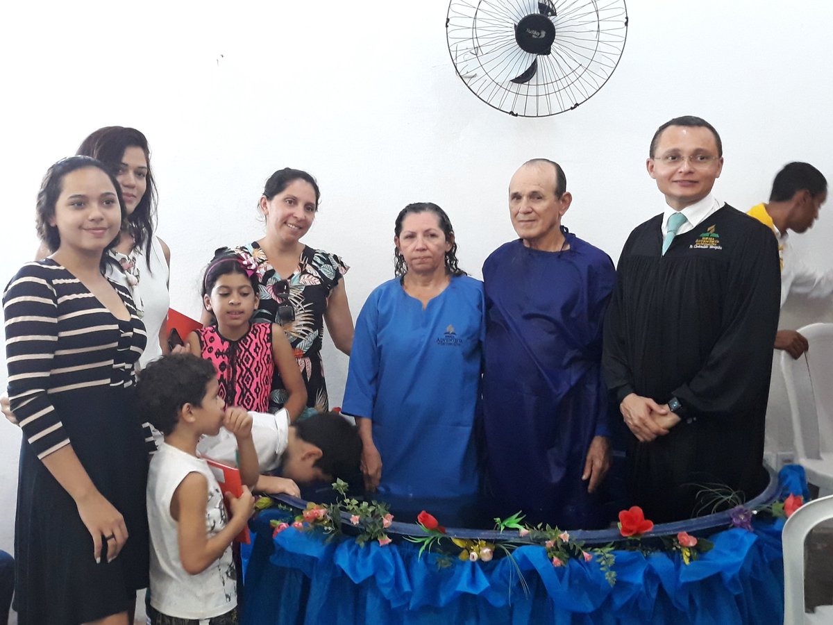 Pr_Clodonildo's tweet photo. Manhã Sabatica de Festa Batismal e Adoração!!!! 10 Amigos batizados para Glória de Deus!!!! Distr de São Cristóvão.
Deus é Tremendo!!!
#PrimaveraUNeB2018
 #VamosComTodos #SomosACe https://t.co/8kXuQn7X5R