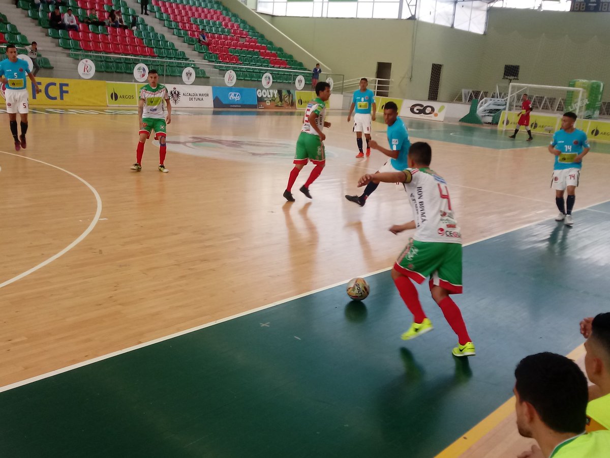sanpasboyaca's tweet photo. #Futsal Sanpas Boyacá 1 - 1 @clubsaetabta #SanpasDeCorazón https://t.co/5NYn1PUwBx