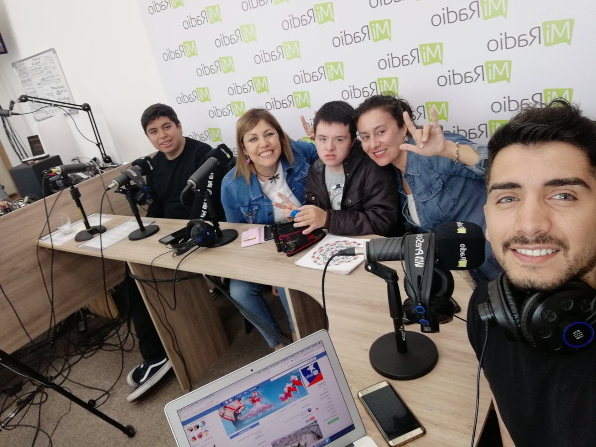 ConoceMi_Mundo's tweet photo. Al aire en @MiRadiols
Transmisión vía streaming interpretada en #LenguaDeSeñasChilena 🤟🏻 
#ConoceMiMundo 💙
#InclusiónEsPosible 💙
98.5 F. M #LaSerena y #Coquimbo
94.3 F. M #Ovalle
https://t.co/PKAWYtSgRU
Canal 25.2 HD https://t.co/xGMqtQMrvR