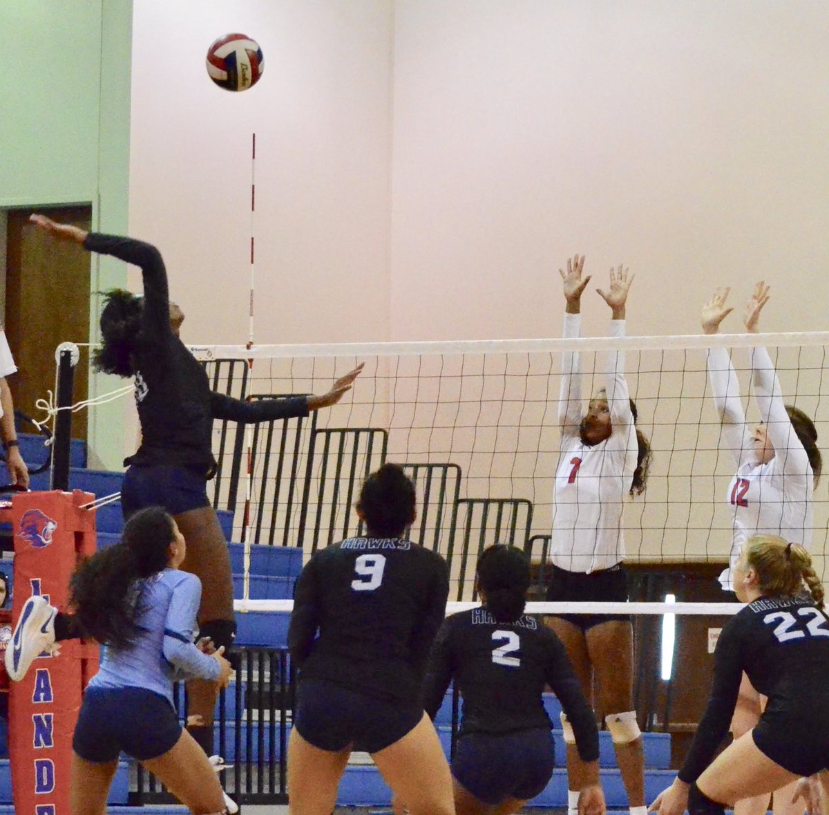 KMACandHeating's tweet image. Varsity Hawks vs. Leander #MoodyGirls
@HHSHawkVball @HHS_hawknation 
@PfISDAthletics 
#HawkYeah 
@kmacsports 
@HHSCO2021 
@varsity_news 
@CarrieSulak1 
@jensennmoody 
@Moody_1235 
@jazmine_mason04
@HHS_HypeCrew
@HawkNationHHS