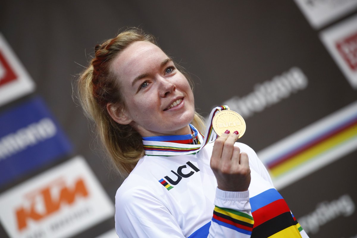 ibk_tirol2018's tweet photo. Here're the final results of today's Women Elite Road Race >>> https://t.co/VVkgdgBoPu 

#InnsbruckTirol2018 ©bettiniphoto https://t.co/tQ7eqrz53n