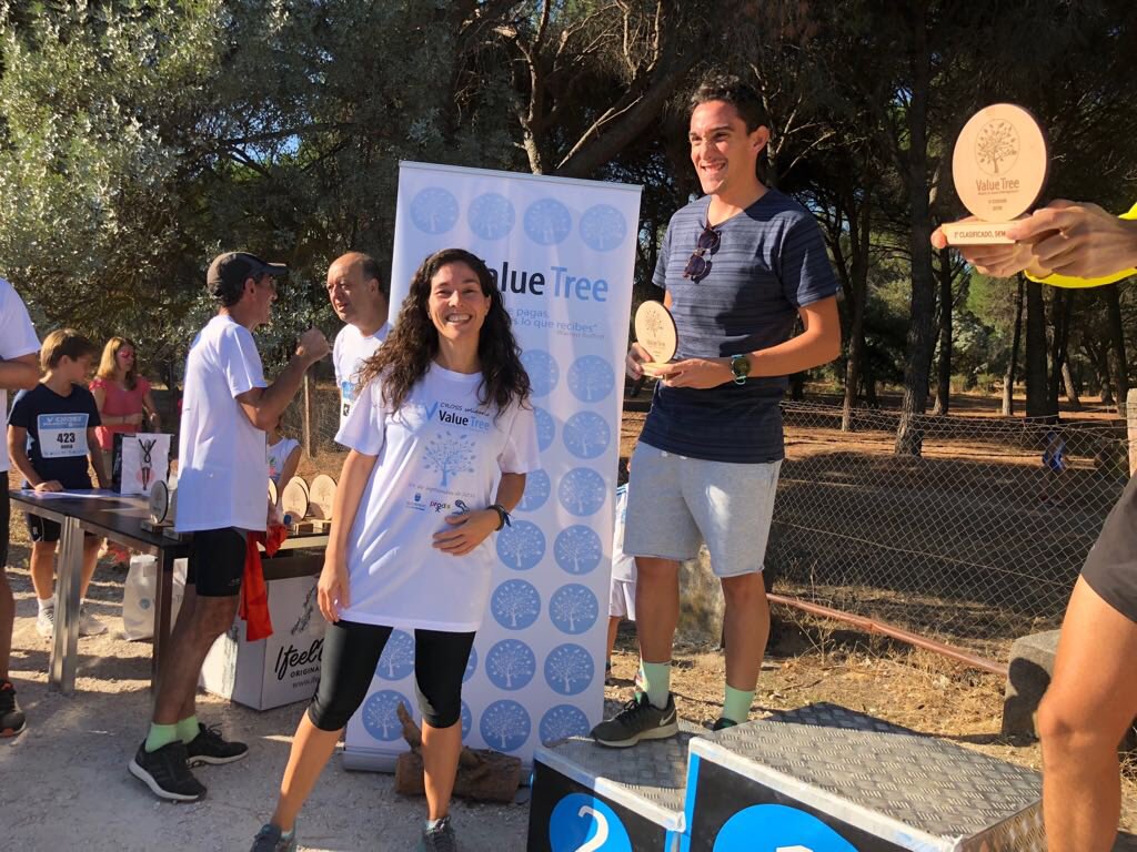 velvethut_com's tweet photo. Hoy parte del equipo de #Velvethut ha participado en el #VCrossValueTree. Hemos entregado premios y los hemos recibido, ha sido un día fantástico. https://t.co/l7iUd1eJTM