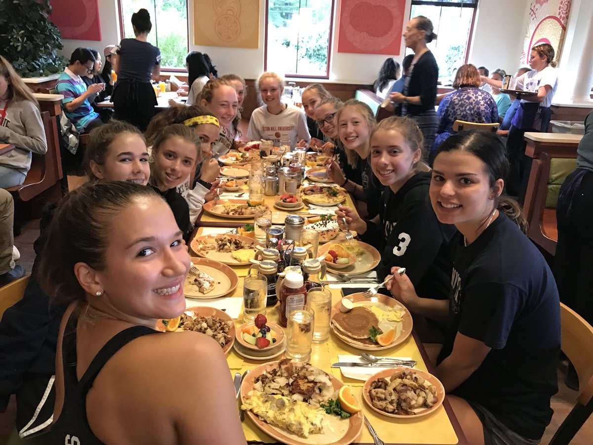Team breakfast this morning after our run !