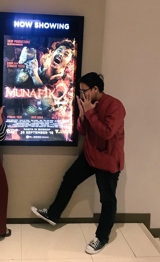firdausque's tweet photo. Done munafik2...walaupun dh tngk tiga kali...still terbaik👍🏻👍🏻👍🏻nonton sama rakan2 Indonesia...Cinemaxx Indonesia..@SyamsulYusof84 @maya_karin https://t.co/GFGsZi8Sss
