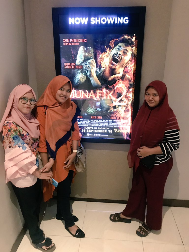 firdausque's tweet photo. Done munafik2...walaupun dh tngk tiga kali...still terbaik👍🏻👍🏻👍🏻nonton sama rakan2 Indonesia...Cinemaxx Indonesia..@SyamsulYusof84 @maya_karin https://t.co/GFGsZi8Sss