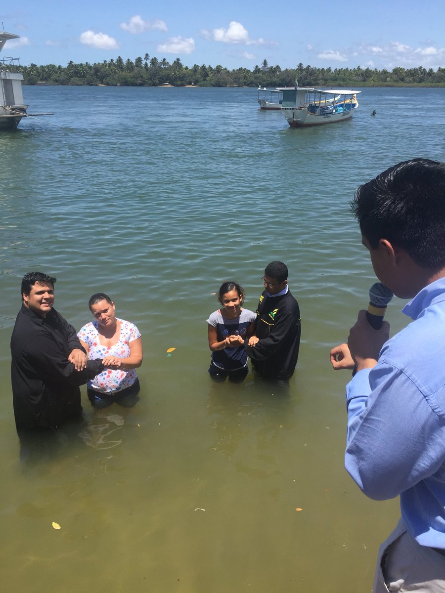 PrC_Augusto's tweet photo. #ManhãAbençoada 
Missionários do #oyim de Alagoas conduzem 22 preciosas vidas aos pés do Senhor em Piaçabuçu/AL. As margens do Rio São Francisco.

#FestaNoCéu
Alagoas na #superação https://t.co/Wazi3g5sqU