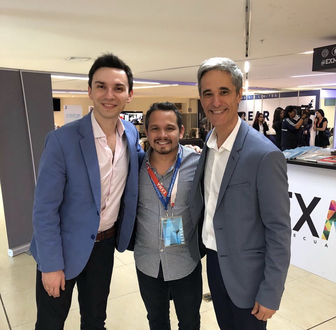 danielec_2697's tweet photo. Inspiración absoluta escuchando y conversando con estos monstruos de la #creatividad, #innovación y #marketing. Gracias x compartir @welbyaltidor @dhirajm @LeBlancWest #JohnHowkins @fanzures @genochurch @ampesant @marcvidal @ricardo_perret @dougtsuk @pradojj #EXMAec2018 @ExmaEC https://t.co/N3nmLeVN9G