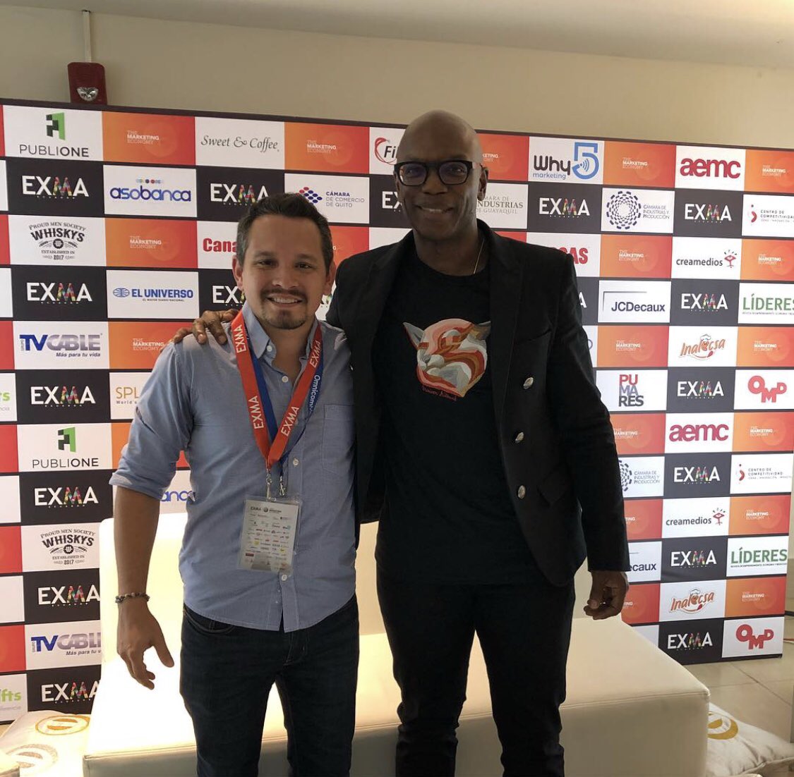 danielec_2697's tweet photo. Inspiración absoluta escuchando y conversando con estos monstruos de la #creatividad, #innovación y #marketing. Gracias x compartir @welbyaltidor @dhirajm @LeBlancWest #JohnHowkins @fanzures @genochurch @ampesant @marcvidal @ricardo_perret @dougtsuk @pradojj #EXMAec2018 @ExmaEC https://t.co/N3nmLeVN9G