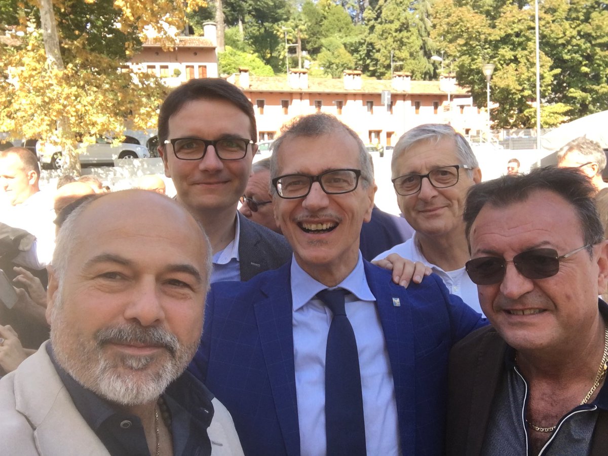 pluigimolinaro's tweet photo. #BielVivi #ConsorzioProLoco #Collinare #Tricesimo #enogastronomia #ilmiofvg #accantoallagente #essercisempre #sindaci e #presidente del ⁦@CRFVG⁩ ⁦@ZaninMauro⁩ #FuarceFriûl ⁦@vieroelena⁩ ⁦@LucaMazzaro⁩ ⁦@UNPLI⁩ ⁦@FVGlive⁩ ⁦@FvgEventi⁩ https://t.co/9cQu53nxAe