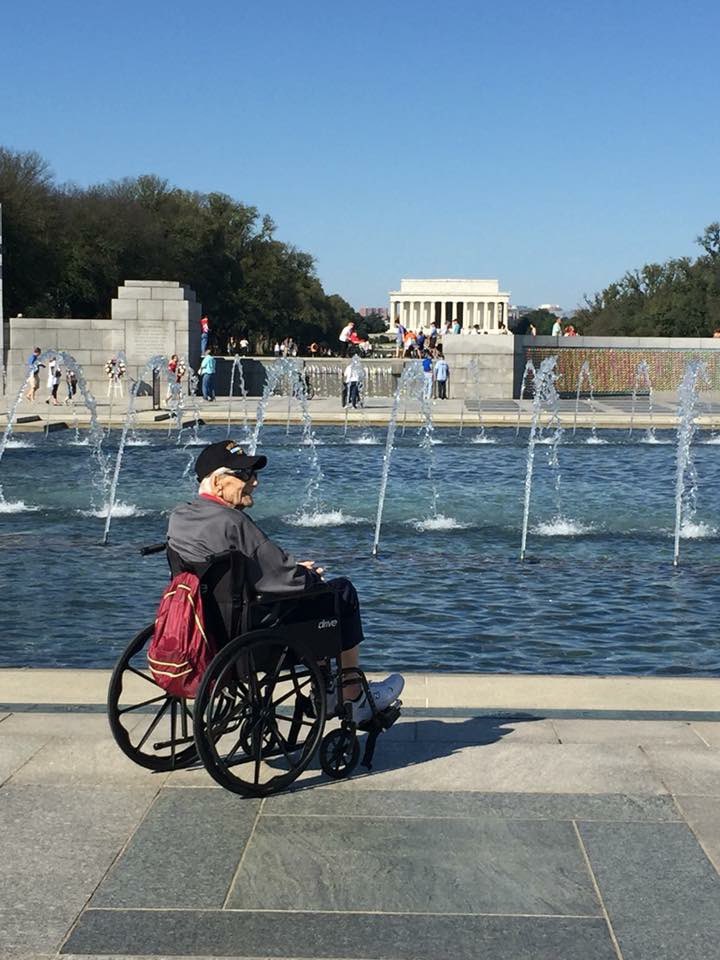 HonorFlightHou's tweet photo. Enjoying a beautiful day visiting the WWII Memorial! #honorflight #HFH #WWIIMemorial #WWIIVeterans #THankYouForYourService https://t.co/VYn8zK8qM3