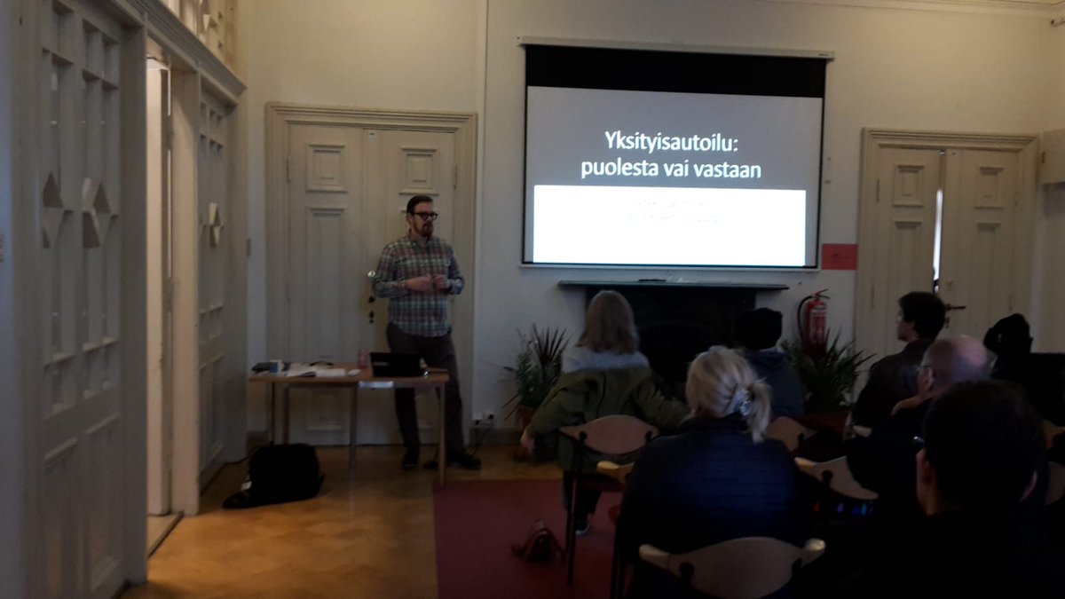 Yliopisto goes Hiedanranta -tilaisuudessa: Yksityisautoilu - puolesta vai vastaan. #TampereenPäivä #hiedanranta