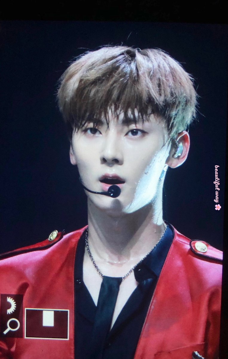 btfway_mh's tweet photo. 180929 #황민현 
ㅠㅠㅠㅠㅠ 너무 멋있어 ㅠㅠ😭😭😭 https://t.co/0T2Y0zRiLG