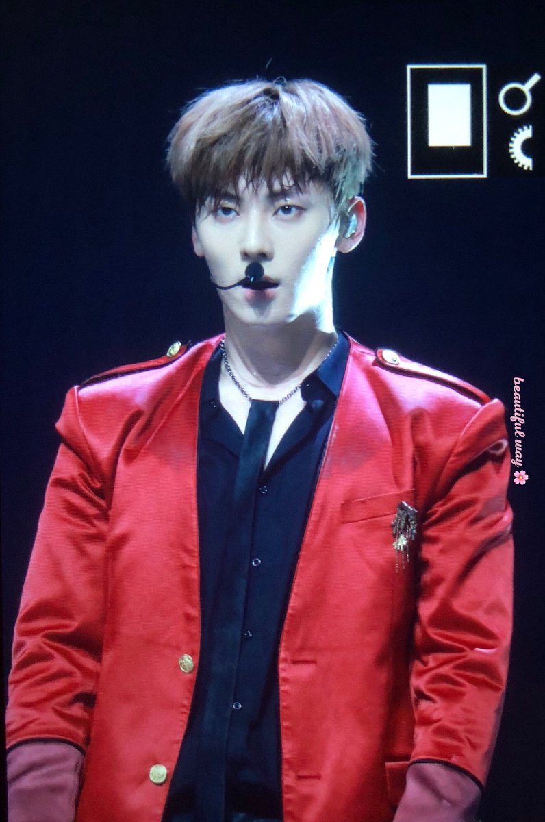 btfway_mh's tweet photo. 180929 #황민현 
ㅠㅠㅠㅠㅠ 너무 멋있어 ㅠㅠ😭😭😭 https://t.co/0T2Y0zRiLG