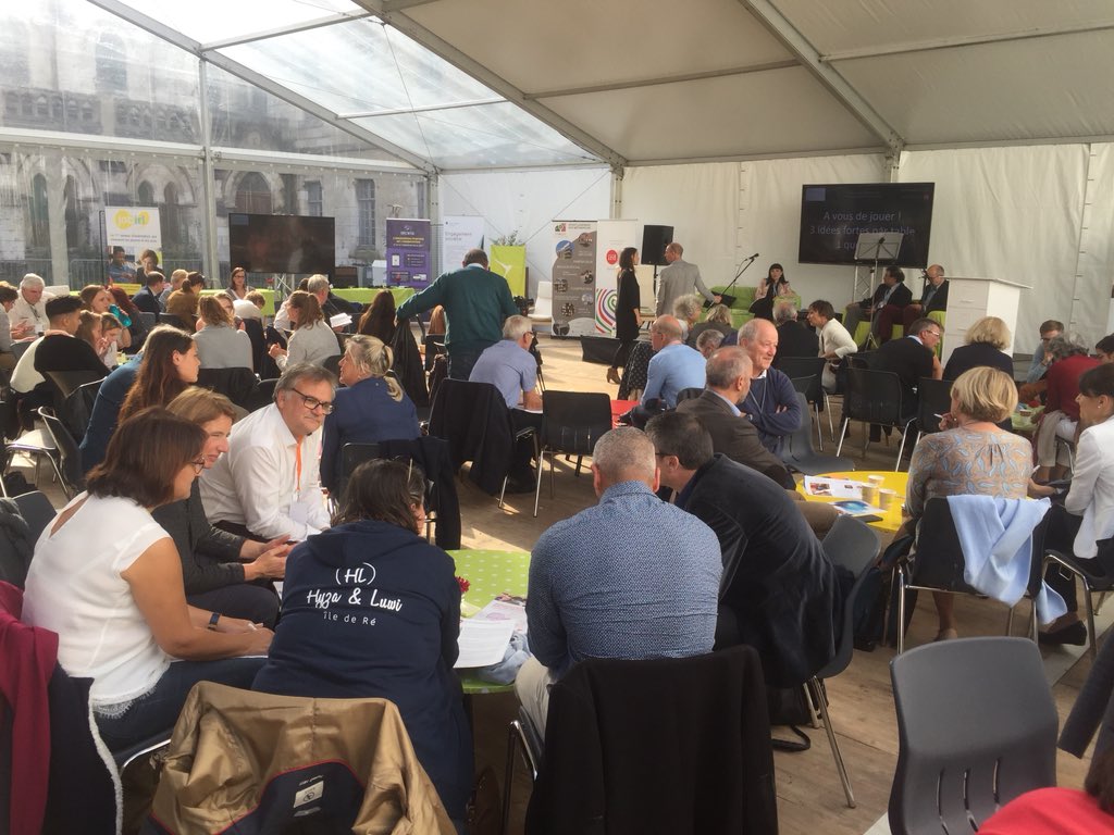 I_Lemire's tweet image. 28-29 SEPT 2018 @chartneuville 4ème Rencontres annuelles "#education au XXIème siècle", pour le WFE à Genève, introduites par Jean-Paul Delevoye avec plus de 30 intervenants et acteurs éducatifs. Il faut #coopérer #expliciter #personnaliser #encourager lachartreusedeneuville.org/rencontres-ann…