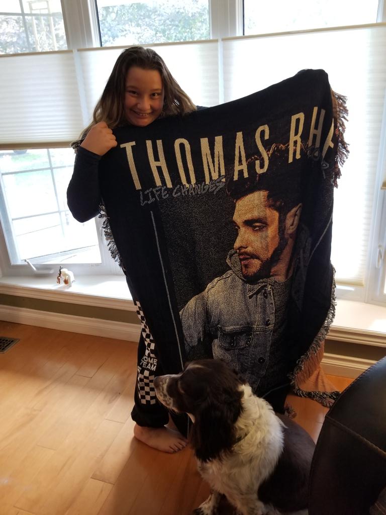 PLACT_74's tweet photo. Huge week for this @ThomasRhett fan...tickets for the #LifeChangesTour @BudGardens and a special delivery from the #hometeamapp. https://t.co/cuUjSiSfeW