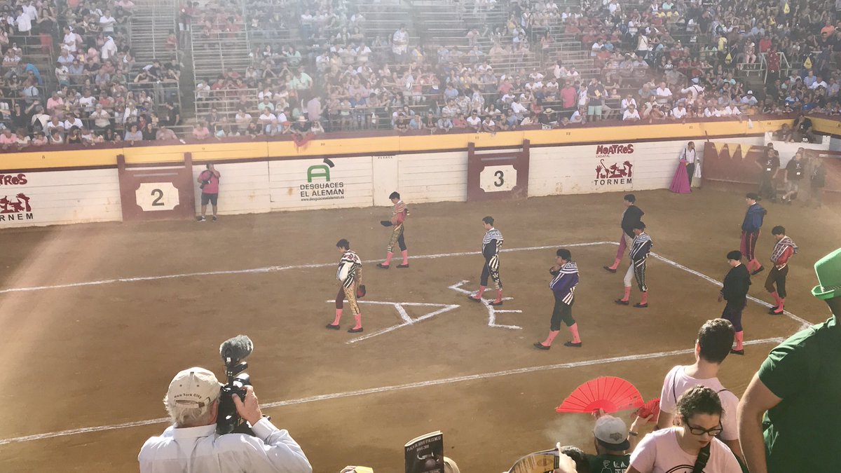 RafiRaucoule's tweet photo. Paseillo en la plaza de toros de #Algemesí #SetmanadeBous #ElRafi https://t.co/TPlM6DyApn