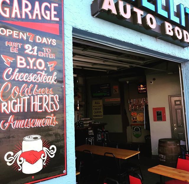 garagephilly's tweet photo. Sun's out, fun's out! Another gorgeous #autumn day in Philly.
Come start your #Saturday off right with some delicious beers and fresh air. The Garage door is wide open, college #football is on the TVs, and Intersteak 95 will be #indacart this evening.
… https://t.co/uJlXrYWCZp https://t.co/zfSWI4DXrS