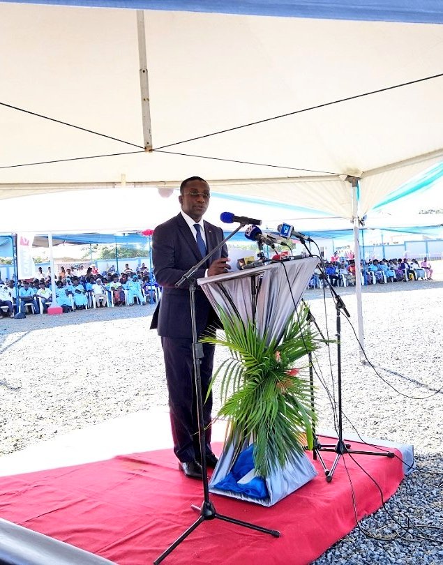 HikariConcept's tweet photo. [Discours du PDG des filiales @bollore_togo]

"L'inauguration d'un tel équipement représente pour nous et pour tous les cinéphiles une joie car le besoin en salle de cinéma et de spectacles est grand." @ckgafan.

#Salle 
#Bolloré
#Spectacles https://t.co/T0VEOtdFkK