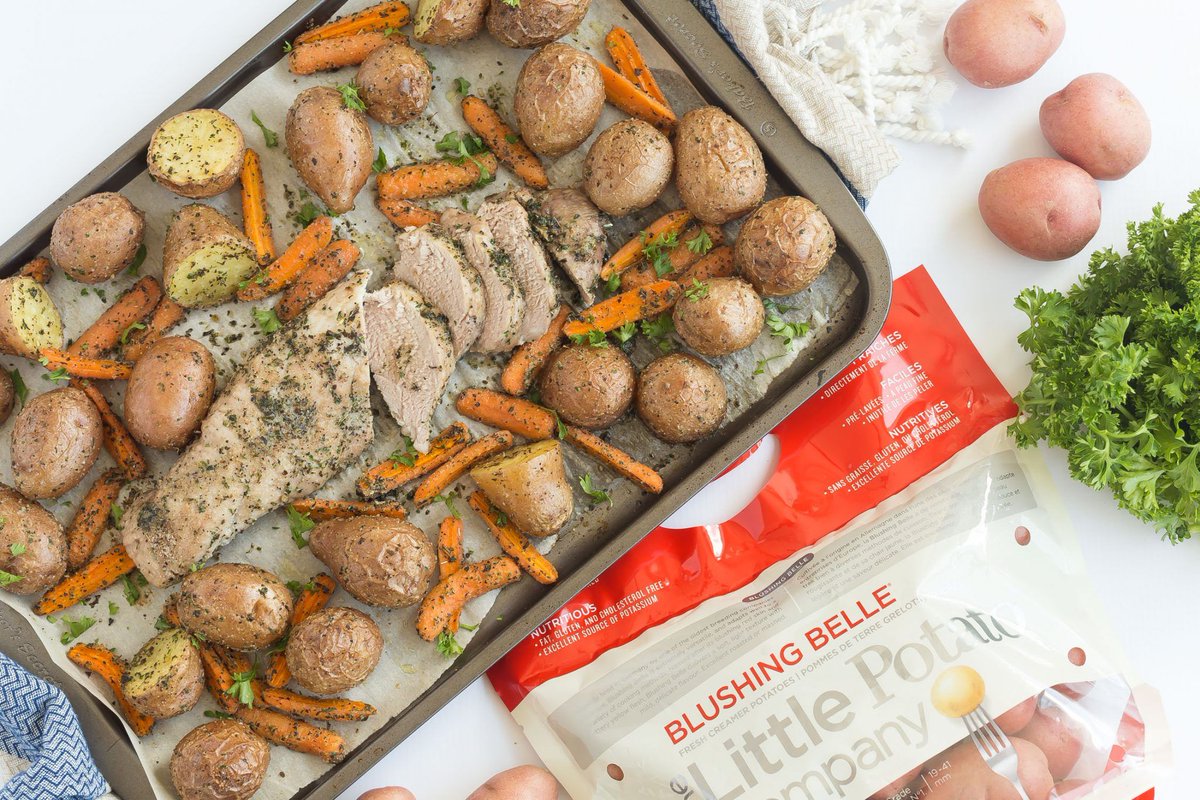 LittlePotatoFR's tweet photo. Un repas entier qui se cuit sur une seule plaque, vous sauve le souper pour des soirées sur le pouce : https://t.co/Wtn7OSbHNl #pommesdeterre #filetdeporc #idéerecette https://t.co/hUNEYrJJBz