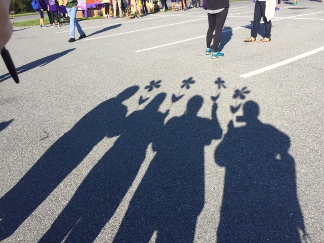 lyn12b's tweet photo. Team B and G...ghosting it as the fab 4 at the #walk2EndAlz. https://t.co/lmwa6yaehE