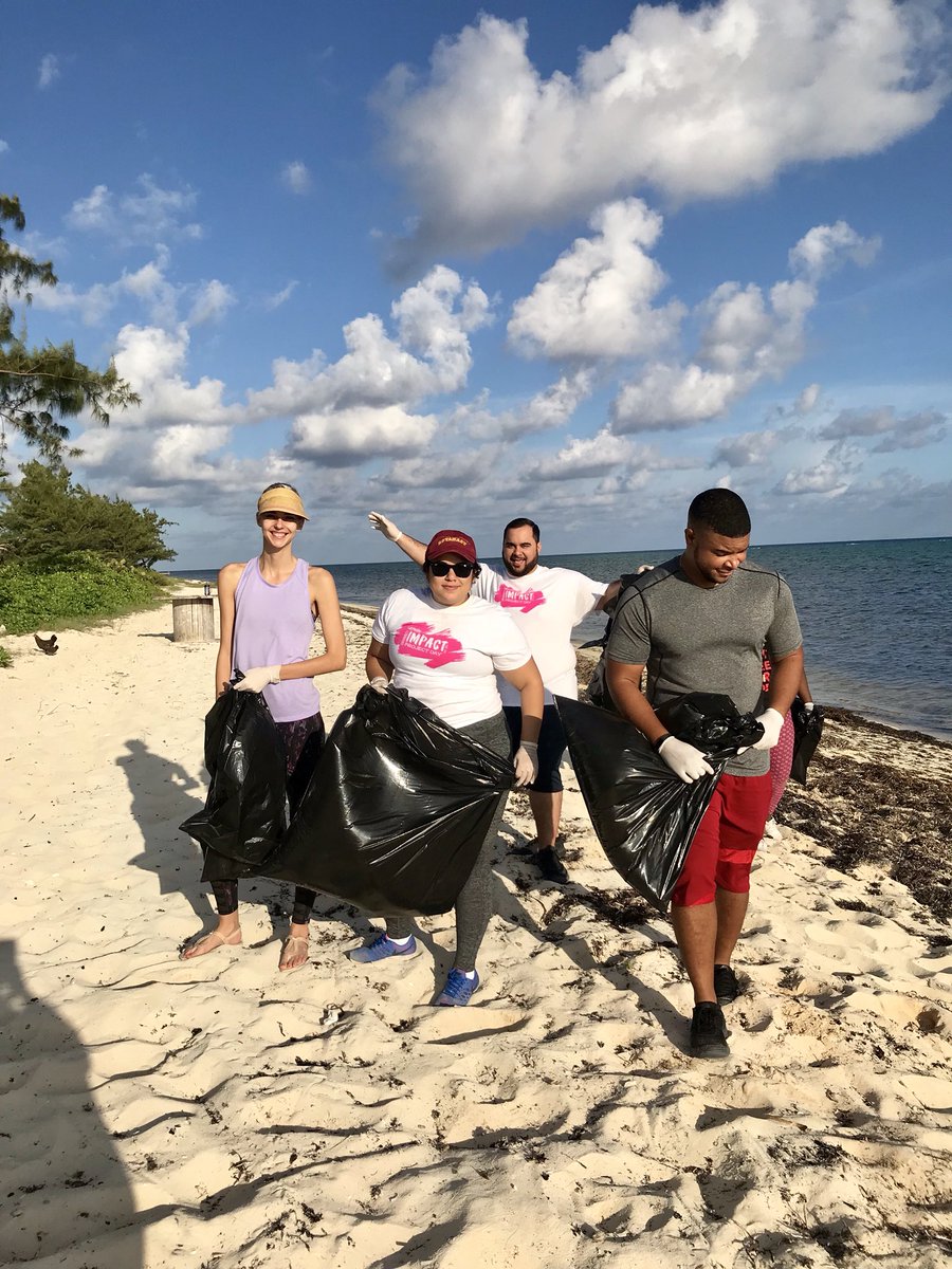 RotaractBlue's tweet photo. We were up and at it early this morning for a #SaturdayServiceProject doing our part to keep our beaches clean☀️🌴💙
#welovecayman #beachcleanup #rotaractblue #caymanislands #betheinspiration #rotaractd7020 #rd7020 #beaflamingo #rd7020flock #SaturdayMorning https://t.co/DikQtuth3l