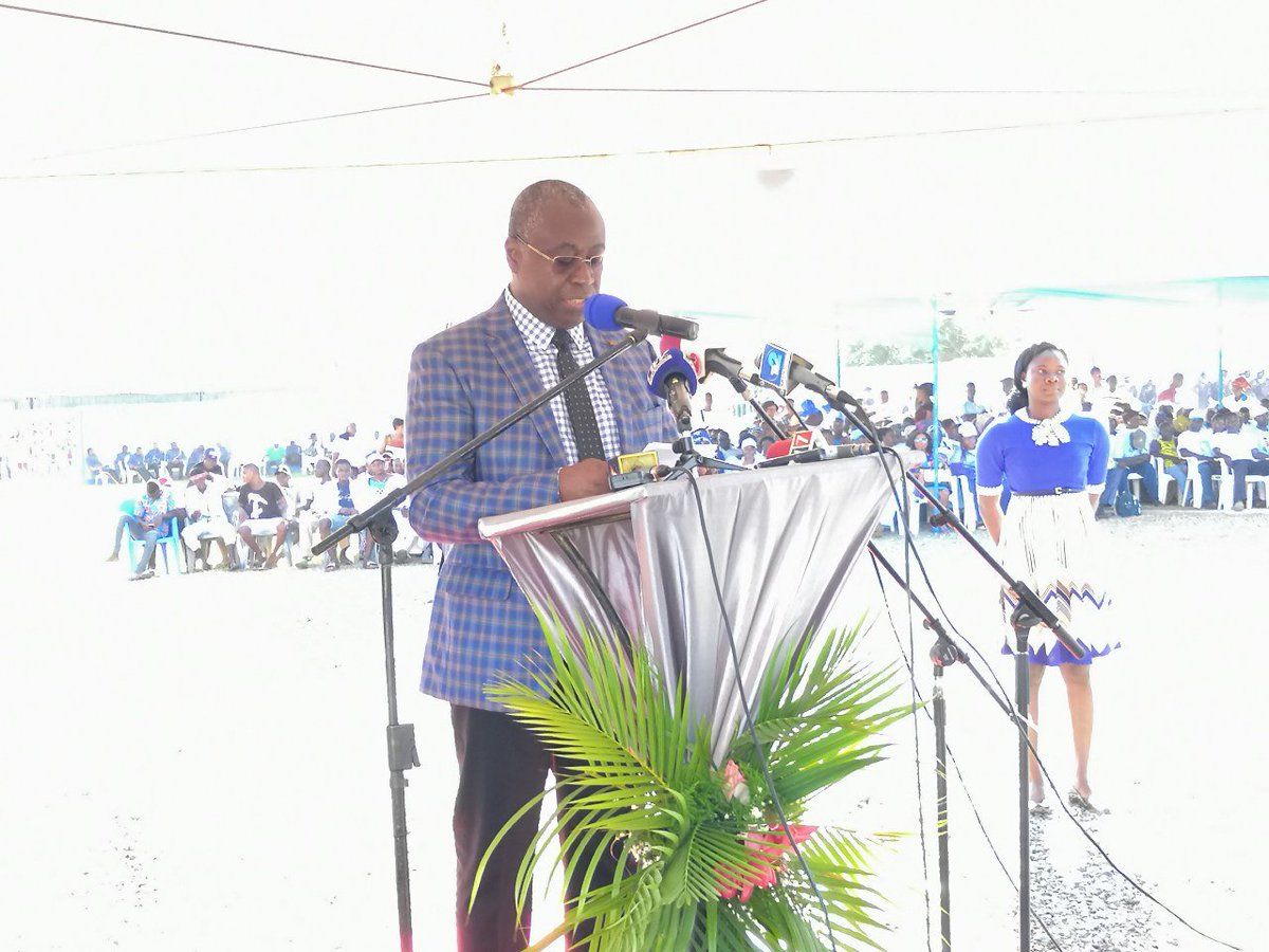 HikariConcept's tweet photo. [Discours du Ministre de la @mccsfctg]

Inauguration #CanalOlympiaMidè de la Bluezone de Cacaveli: " nous avons formulé le vœux de voir ouvrir d'autres salles de cinéma et de spectacles CanalOlympia. Voilà qui est chose faite ! "

#Salle
#Bolloré 
#Cinema https://t.co/3QGj1tDFtN
