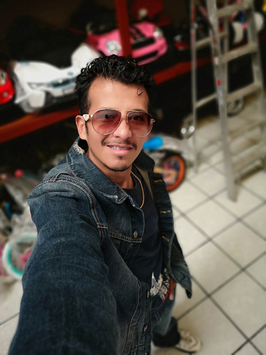 angelamaro tweet media