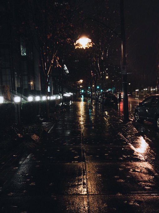 Mkktarat's tweet photo. النفسية محتاجه مطر يجدد شُعور الحياة فيها ☔️❤ https://t.co/VensuEfBs9