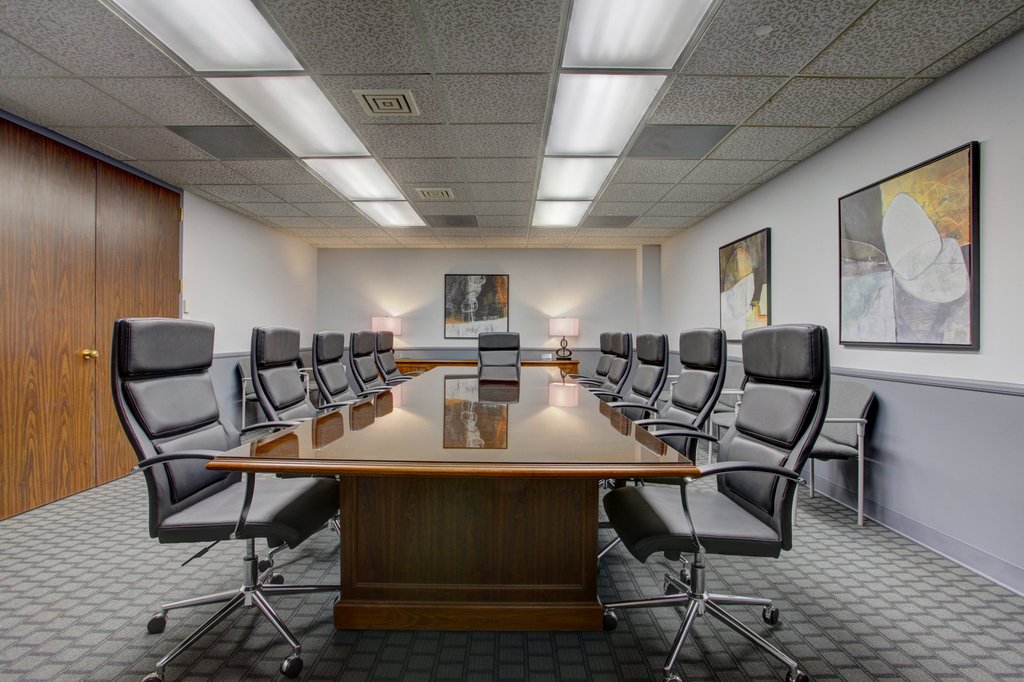 PaulMaynard's tweet photo. Here's a great conference room on my last commercial shoot.
#cbre #realestate #commercialrealestate #architecture #citieswelivein #co #tallbuildings #entrepreneur #theviewfrom #workplace #denver #placesthatinspire #broker #officespace #design https://t.co/qaGW5Aq5aw