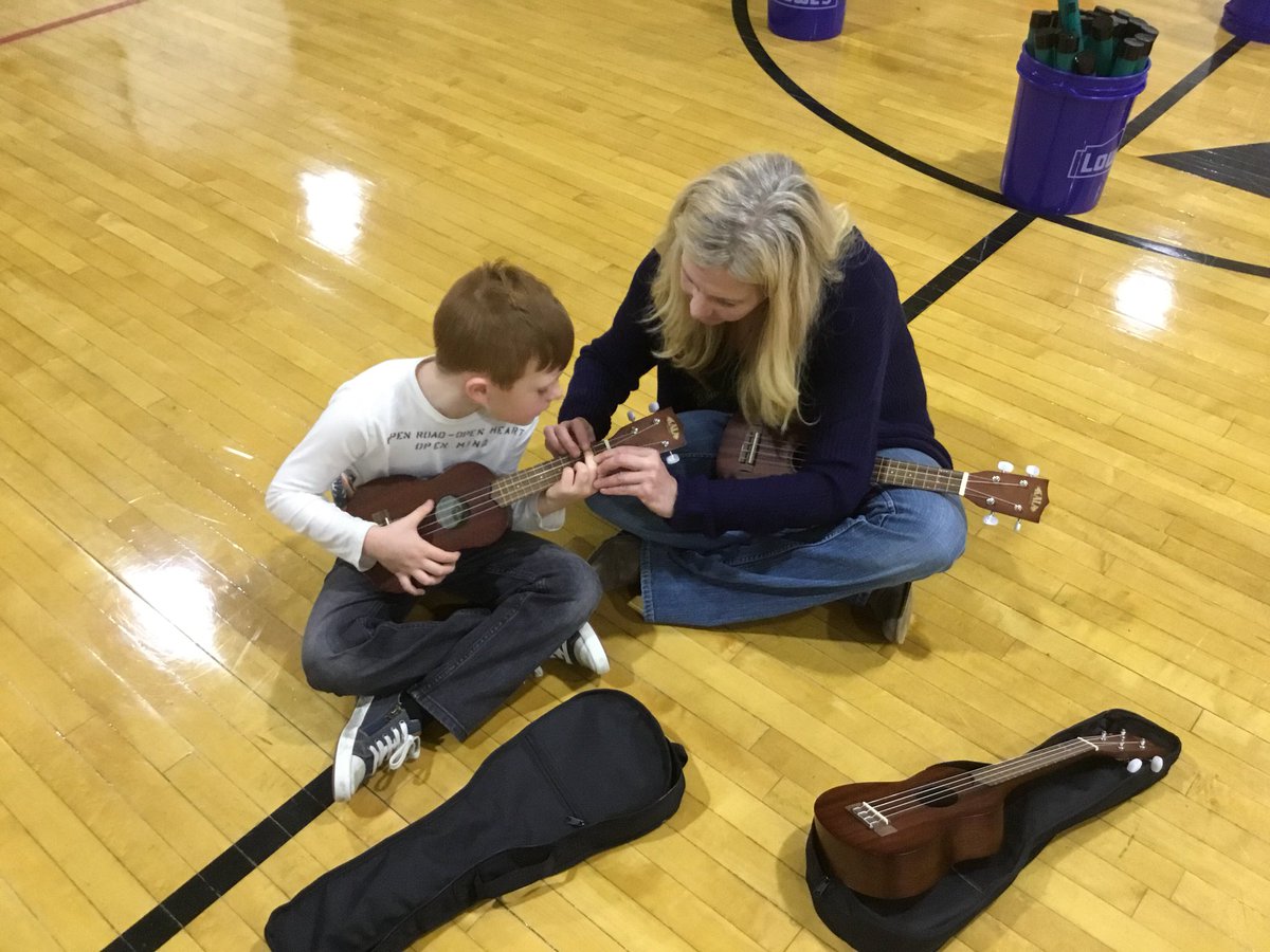 Our first Uke session was a success. Great to see families working together to make music! #StudioandStage <a href="/KOGoldenEagles/">Keystone Oaks SD</a>
