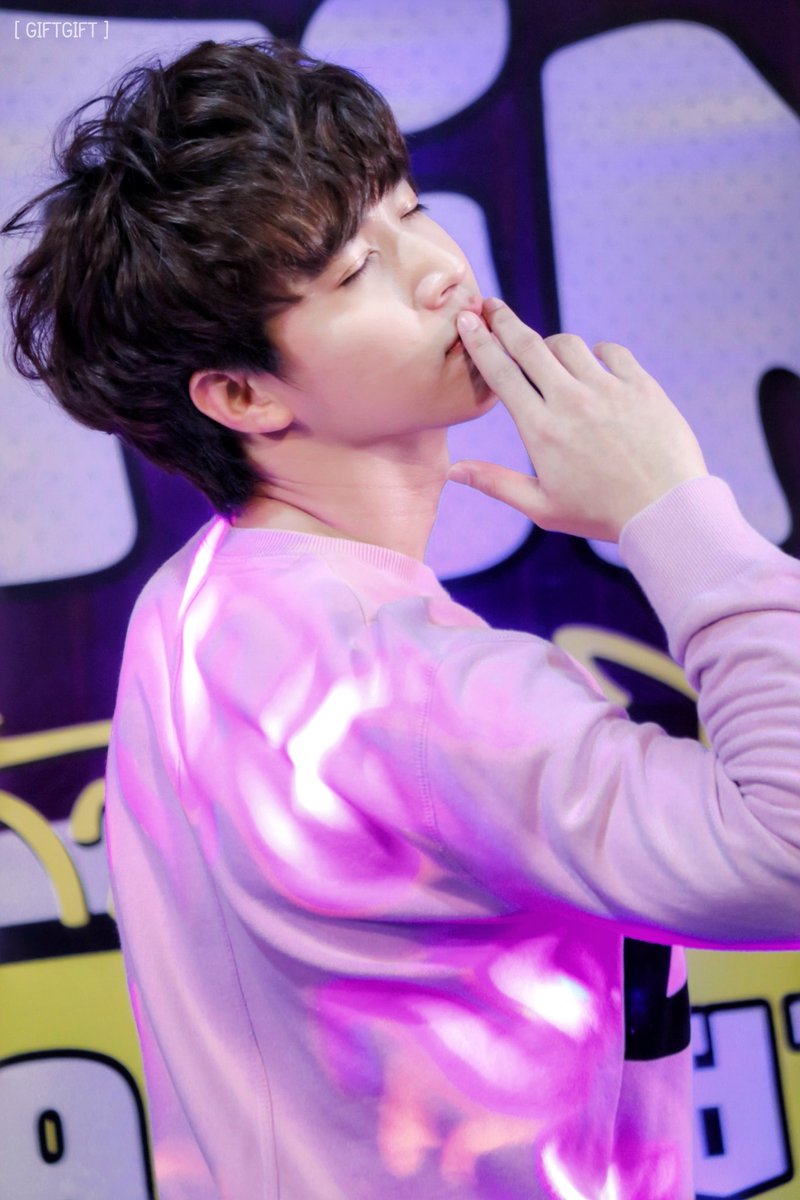GGiftfyy's tweet photo. จุบุ๊ๆ @Ritz_TS6 😘
#ritz_rueangritz
#GiftGiftPhoto
#TheHubRangsit https://t.co/QehImokk2D