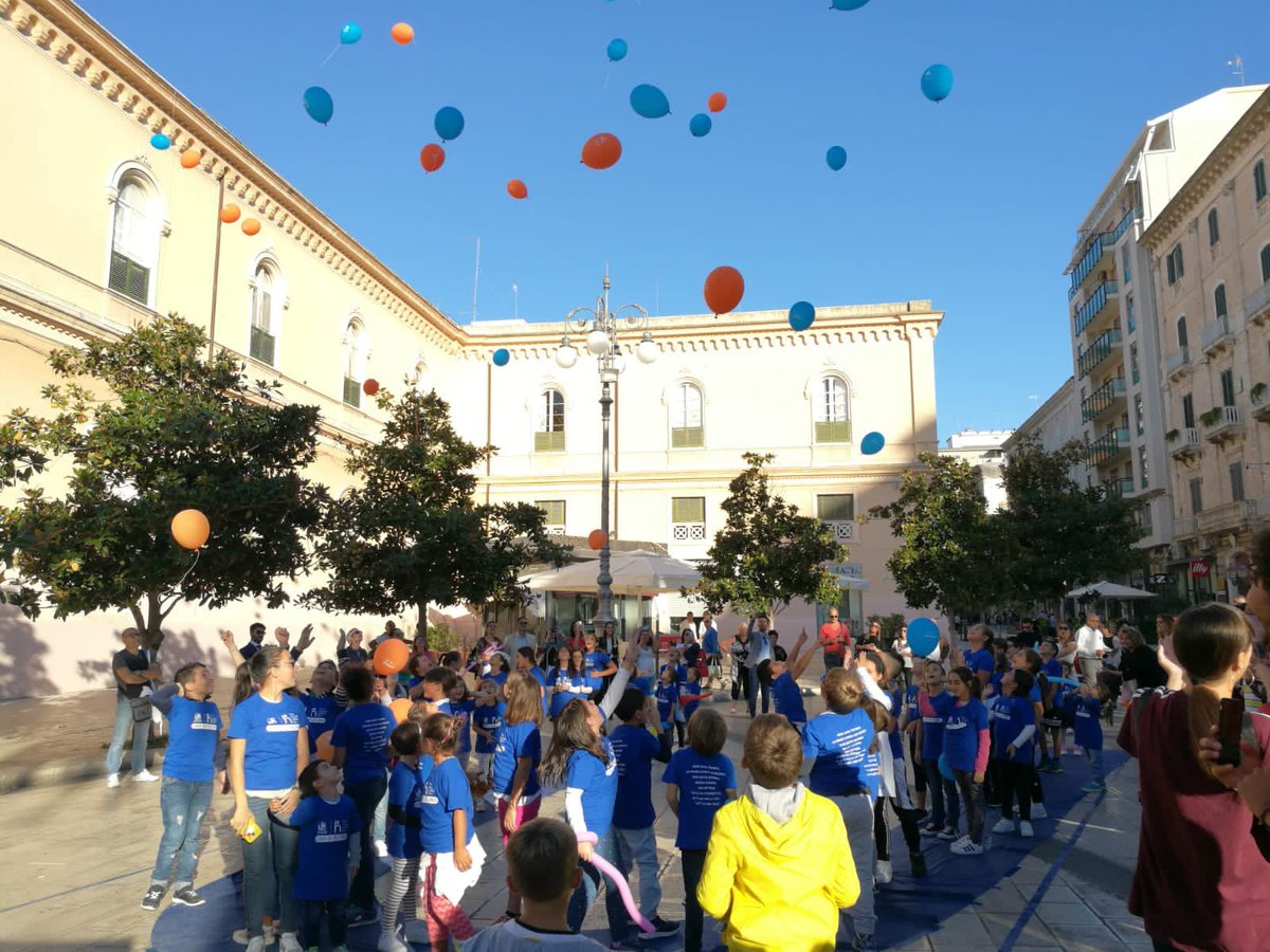 thinkiscool's tweet photo. Evviva i bambini che rappresentano il futuro! #Alleanza120 #29settembre #ad https://t.co/EatKVo1FqS