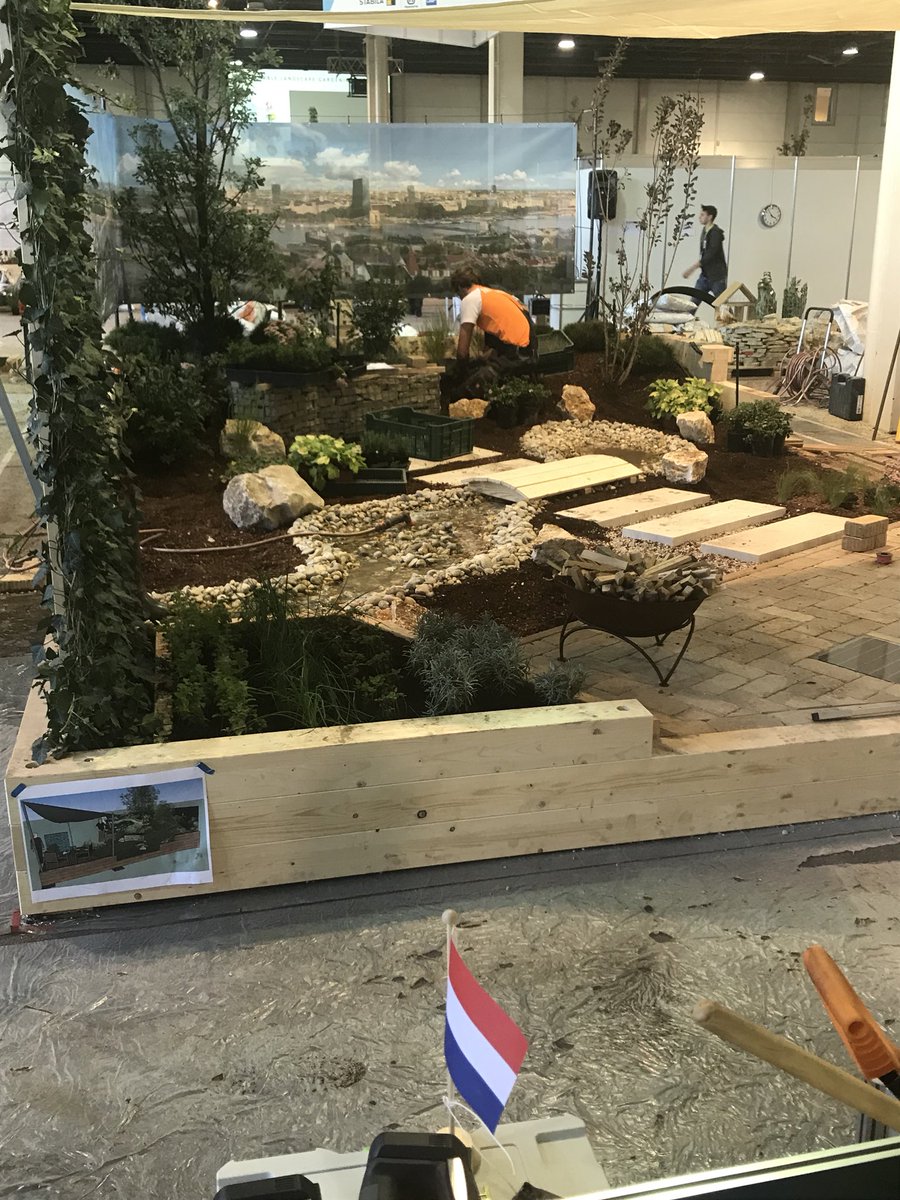 Follow the live stream of the Closing Ceremony tonight of Budapest Euroskills 2018 @EuroSkills_info and watch as the medallists are announced:  youtu.be/ka2KuwDKdKg Team NL <a href="/WorldSkillsNL/">WorldSkills NL</a> is well presented with 31 participants in 27 job categories; 9 young women and 22 guys.