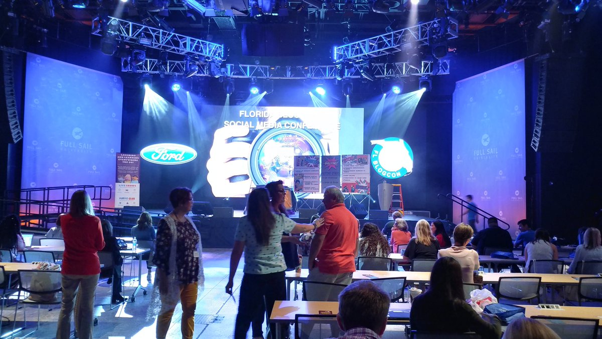 eipxus's tweet image. Spending some quality time with some interesting folks. #FLBlogCon