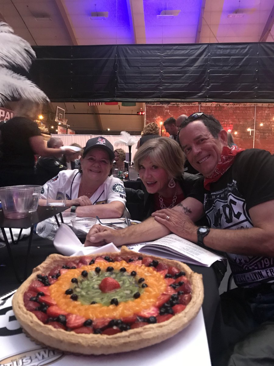 Melissagombosky's tweet photo. Thank you, Olympia, for your support of Boys and Girls Clubs. Another amazing dinner and auction in the books. #BornToBeWild #CommunityGenerosity https://t.co/KOcKyytc8L