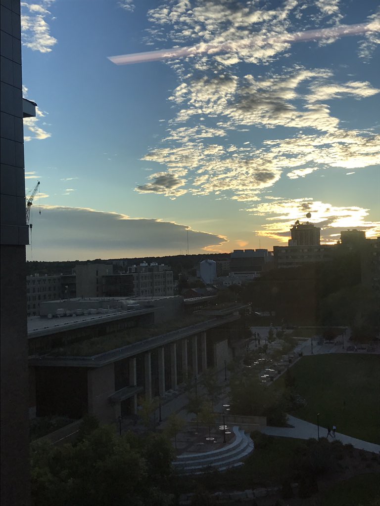 benzimmermanAOS's tweet photo. Walked last a window in Witte on Friday night and saw a stratus cloud on the lower left hand side of the picture along with some stratocumulus clouds on the right. Couldn't resist taking a picture @AOS100_2018 https://t.co/77JSfQJ3vY