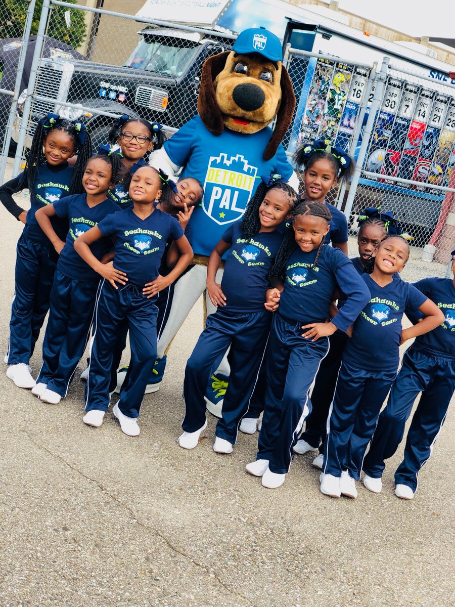 DetroitPAL's tweet photo. PAL's cheerleaders are working hard and having a great 2018 season! Send in your favorite cheer pictures to communications@detroitpal.org #girlschangingthegame #detroitsfutureisinplay #PALCheer #girlpower https://t.co/JHcGz4E3Vs