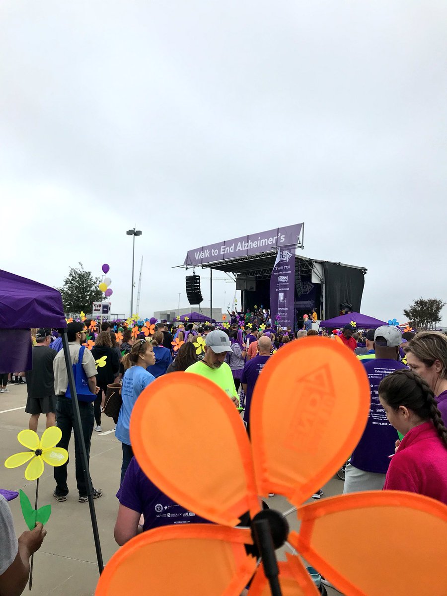 LovejoyMusicMed's tweet photo. LMM and HOSA hit the Walk to End Alzheimer’s this morning! Made it through the rain and had a great time💜#didntquit #iamup #Walk2EndAlz #showyourpurple https://t.co/8wfy0hqEhc