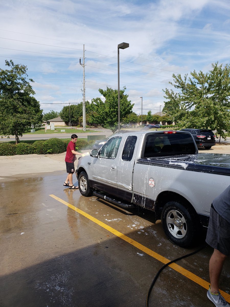 Sparkman_RBI's tweet photo. Need your car washed today? Stop by O'Reilly Auto Parts on HWY 72 or HWY 53 and let these fine young men get your car shining for the weekend. #1Sparkman https://t.co/Wg9SR4RIIA
