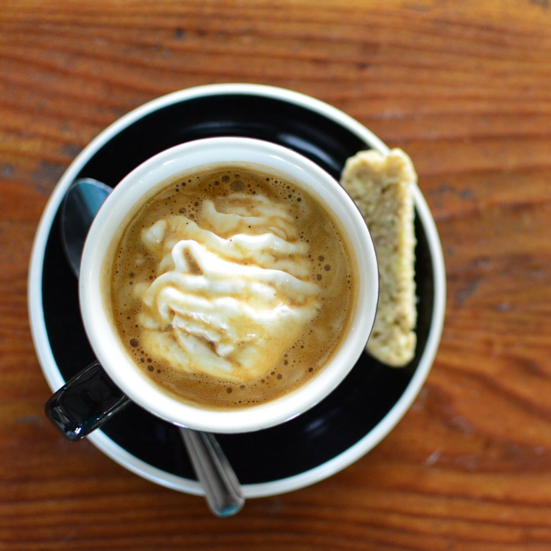 VisitMesa's tweet photo. Words cannot ESPRESSO how much we love #NationalCoffeeDay ☕ #OnTheBlog this week: our top 10 favorite coffee shops in #MesaCityLimitless and where to find them! Have a BREW-tiful day 😋 https://t.co/XYZLVGnzwo https://t.co/iTvzszSGSW