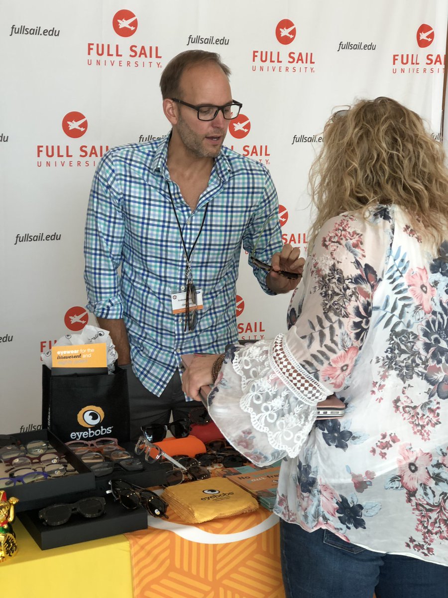 EatMoreOfIt's tweet photo. Andrew from @eyebobs is here at #flblogcon18 showing off their awesome specs. Need glasses? #eyebobs is the place to go. Josh and I got our glasses there. The better to see our food with, my dears. https://t.co/VgI6G2yeIb