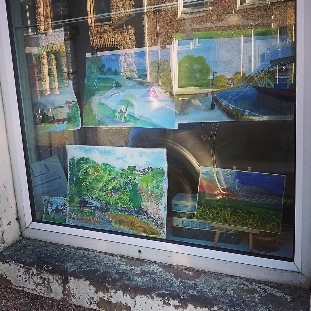 Kisbyism's tweet photo. I think a house in Durham St has become #Grangetown's first #artgallery - given me ideas ;) #Cardiff #art https://t.co/rLqr9TTWcM
